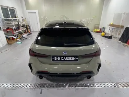 [인천랩핑] BMW 135i 전체 랩핑 시공기 – 순정 화이트에서 슈퍼 브라잇 카키 다크 그레이로 감성 업그레이드 / 인천 부평구 부개동