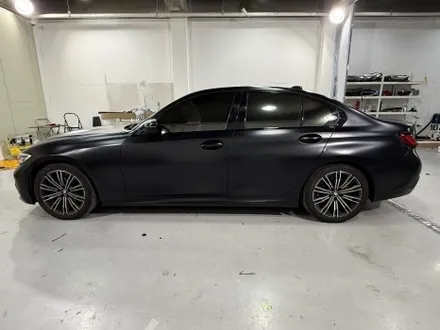부천 상동 BMW G20 320i 전체 랩핑 — SNC 사틴블랙 컬러체인지 (비비카스킨) / 인천 부평구 부개동