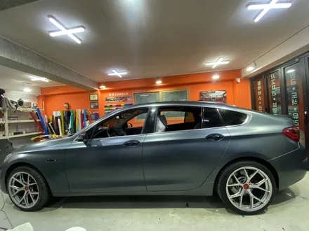 BMW 5GT 전체랩핑 사틴 메탈릭 그라파이트 랩핑 사틴그레이 오묘한느낌-★ / 인천, 부평