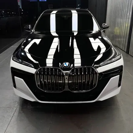 고민은 시공만 늦출 뿐! BMW 7시리즈 전체 PPF 신차급 관리와 화이트 블랙 투톤랩핑 듀오톤 - 일산 신차패키지 모터빌리지 / 고양시 구산동
