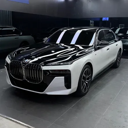 고민은 시공만 늦출 뿐! BMW 7시리즈 전체 PPF 신차급 관리와 화이트 블랙 투톤랩핑 듀오톤 - 일산 신차패키지 모터빌리지 / 고양시 구산동