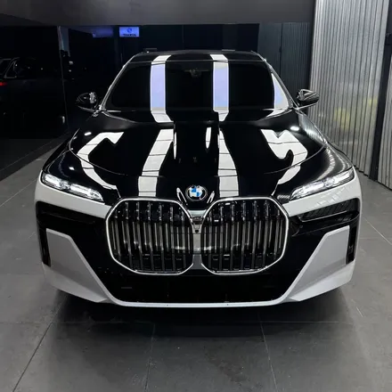 고민은 시공만 늦출 뿐! BMW 7시리즈 전체 PPF 신차급 관리와 화이트 블랙 투톤랩핑 듀오톤 - 일산 신차패키지 모터빌리지 / 고양시 구산동