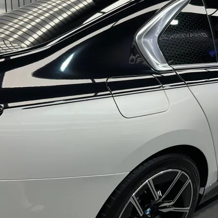 고민은 시공만 늦출 뿐! BMW 7시리즈 전체 PPF 신차급 관리와 화이트 블랙 투톤랩핑 듀오톤 - 일산 신차패키지 모터빌리지 / 고양시 구산동