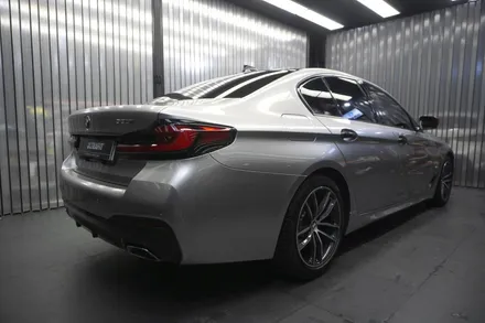 일산 랩핑 이노즈텍 메탈릭 실버로 변신한 BMW 5시리즈 520i / 고양시 구산동