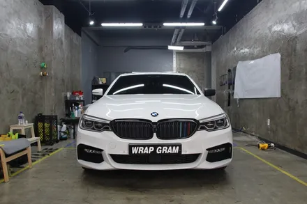 BMW5시리즈 부분랩핑 M퍼포먼스데칼 사이드미러 시공 :: / 천안 불당동