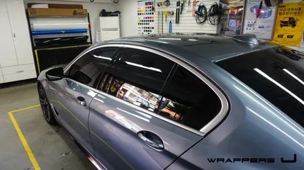 양천구 자동차랩핑BMW5 창문테두리 크롬죽이기 크롬삭제 부분랩핑 실버랩핑 / 천안 불당동