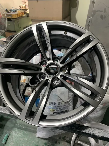 중고 BMW M2 휠 상태, 이렇게 바뀝니다 / 건메탈 커스텀 도색 / 분당 언리얼자동차외형복원 / 분당구 서현동