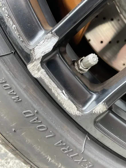 벤츠 E63 AMG - 순정휠복원, 휠수리/복원전문점, 언리얼자동차외형복원(대장동/운중동/백현동/삼평동/판교) / 분당구 서현동