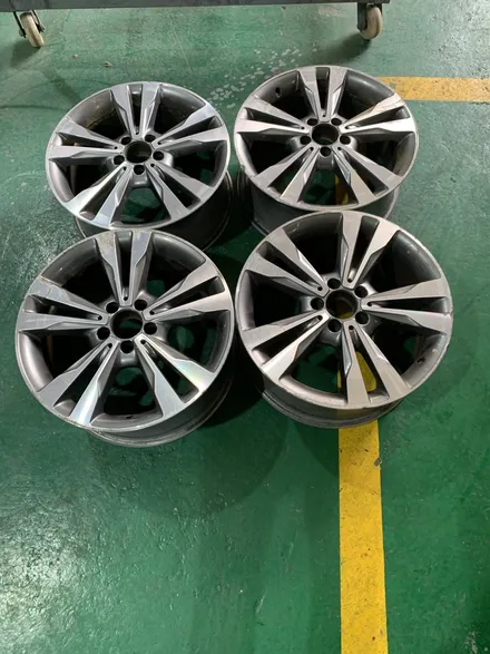 벤츠 C220d 휠복원 / 4본 전체 복원으로 외관과 주행 안정성 개선 / 분당 언리얼자동차외형복원(대장동/운중동/백현동/삼평동/판교) / 분당구 서현동