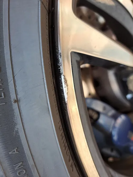 중고 BMW M2 휠 상태, 이렇게 바뀝니다 / 건메탈 커스텀 도색 / 분당 언리얼자동차외형복원 / 분당구 서현동