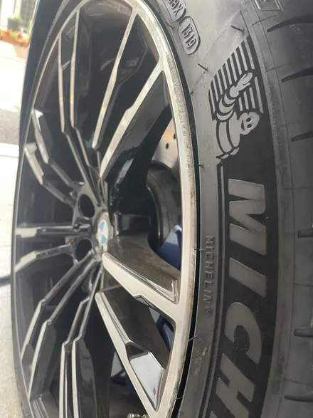 BMW M5 - 휠복원, 휠수리전문, 자동차외형복원 (이매동/서현동/수내동/정자동/운중동/판교) / 분당구 서현동