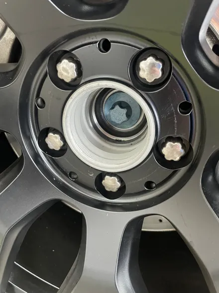 벤츠GT43 AMG - GT43순정휠복원, 벤츠휠수리, 휠복원전문점, 언리얼자동차외형복원(대장동/운중동/백현동/삼평동/판교) / 분당구 서현동