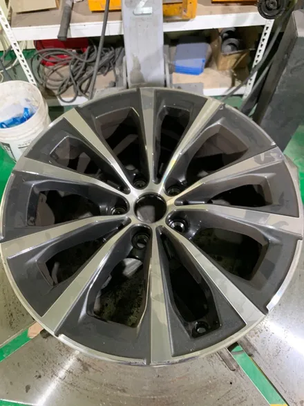 BMW 320i - 순정휠복원, 휠수리전문점, 언리얼자동차외형복원(이매동/서현동/분당동/수내동/정자동) / 분당구 서현동