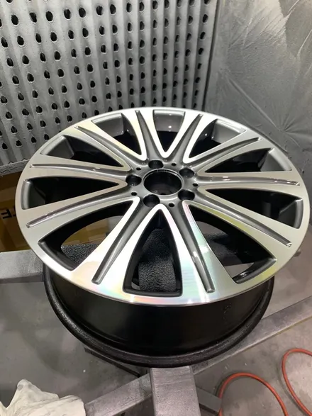 벤츠E450 4MATIC - 휠복원, 휠수리전문점, 언리얼자동차외형복원(대장동/삼평동/운중동/백현동/판교테크노밸리) / 분당구 서현동