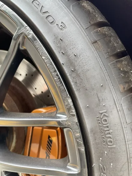 벤츠 E63 AMG - 순정휠복원, 휠수리/복원전문점, 언리얼자동차외형복원(대장동/운중동/백현동/삼평동/판교) / 분당구 서현동