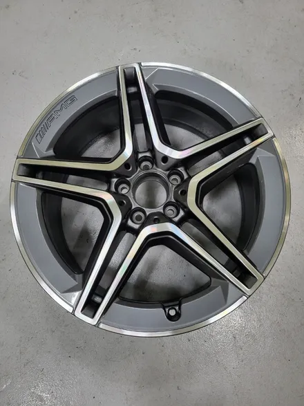 벤츠 GLC300e - 휠수리, 순정휠복원, 휠복원전문점, 언리얼자동차외형복원(대장동/운중동/백현동/삼평동/판교) / 분당구 서현동