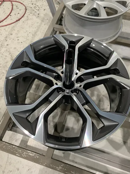 BMW X5 45e - 순정휠복원, 휠수리전문점, 자동차휠수리, 언리얼자동차외형복원(이매동/서현동/분당동/수내동/정자동) / 분당구 서현동