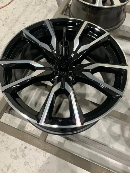 BMW X7 - 순정휠복원, 휠수리전문점, 언리얼자동차외형복원 / 분당구 서현동