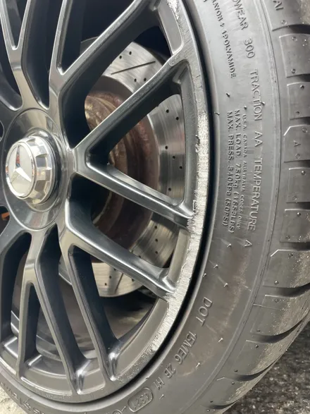 벤츠 E63 AMG - 순정휠복원, 휠수리/복원전문점, 언리얼자동차외형복원(대장동/운중동/백현동/삼평동/판교) / 분당구 서현동