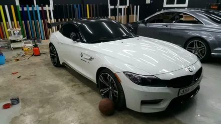 [커스텀엠]차종:BMW Z4    시공부위: 카부분랩핑  시공내용  포인트 데칼시공.평택자동차랩핑.차스킨.랩핑전문.커스텀엠평택본점 / 평택 도일동