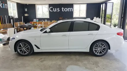 안성랩핑 전문점 커스텀엠 : BMW520D 루프스킨 및 라이트PPF 보호필름시공으로 프리미엄 차로 변신! / 평택 도일동