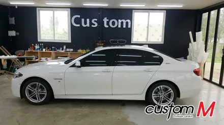 평택카스킨 여기야 여기!! / BMW528i 사이드미러 블랙카본필름 시공, 루프시공 / 평택 도일동