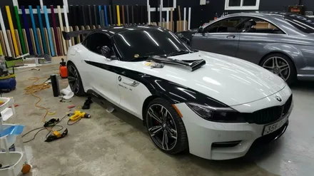 [커스텀엠]차종:BMW Z4    시공부위: 카부분랩핑  시공내용  포인트 데칼시공.평택자동차랩핑.차스킨.랩핑전문.커스텀엠평택본점 / 평택 도일동