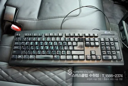BMW G30에 안드로이드 로이드 10.1 리어 모니터와 셀링크 C 보조배터리 시공기^^ / 수원 영통구 원천동