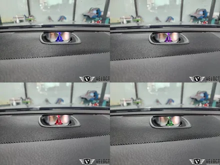 벤츠 E클래스 쿠페, 전동 센터스피커로 허전한 대시보드 상단에 포인트!!
