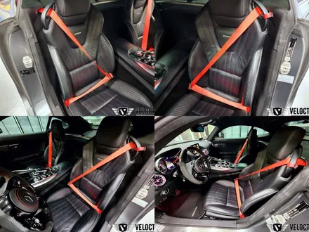 벤츠 AMG GT, 송풍구 엠비언트와 레드컬러 안전벨트로 퍼포먼스 극대화!!!
