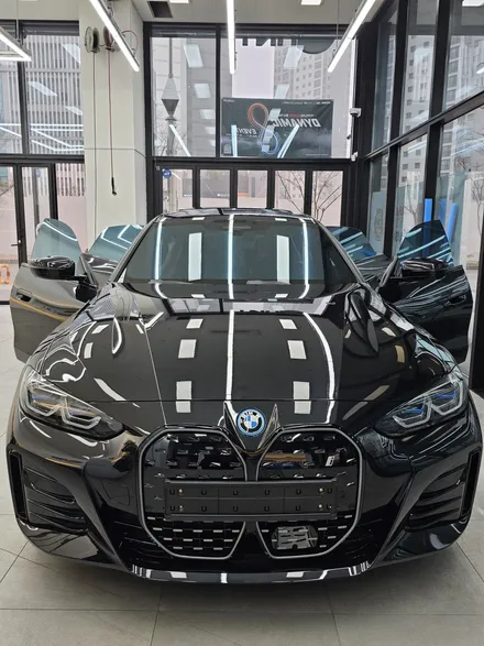 BMW i4  글라스틴트레이니블루 / 인천 연수구 송도동