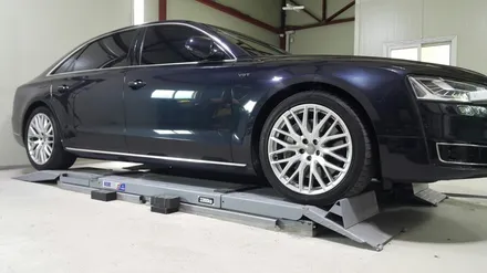 아우디 A8L 60TDI 20인치 실버도색 작업입니다 / 청주시 서원구