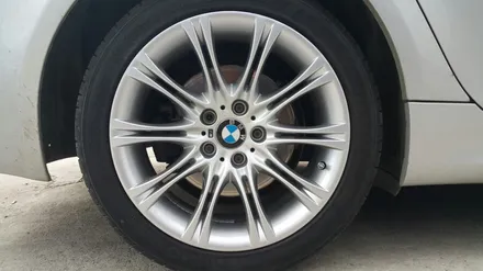 BMW 528i 순정18인치 화이트펄실버 도색작업 입니다 / 청주시 서원구