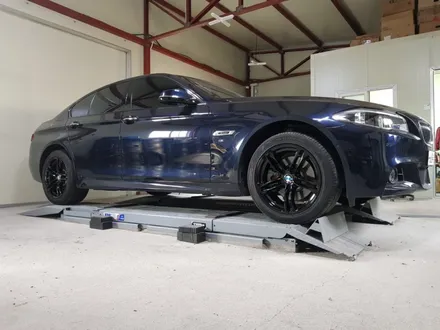 BMW 520d 18인치 유광블랙 도색작업 입니다 / 청주시 서원구