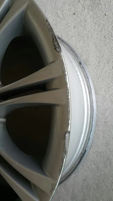 BMW 528i 순정18인치 화이트펄실버 도색작업 입니다 / 청주시 서원구