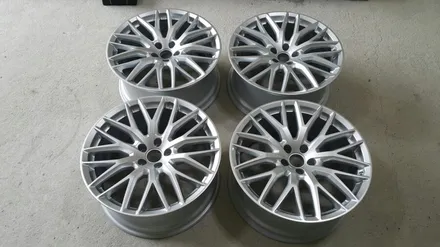 아우디 A8L 60TDI 20인치 실버도색 작업입니다 / 청주시 서원구