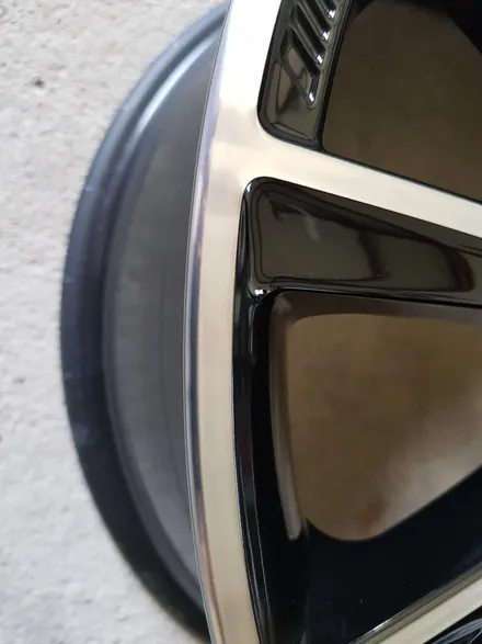 벤츠 AMG C250d 순정19인치 다이아몬드커팅 복원작업 입니다 / 청주시 서원구