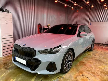 부산 후퍼옵틱 BMW 5시리즈와 프나세가 만나면 이런 색감이에요 / 부산 진구 양정동