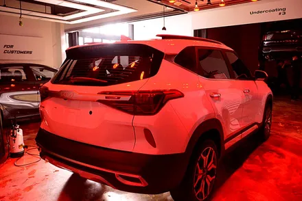 기아 소형SUV 셀토스, 레인보우 I90으로 가성비 있게 / 부산 진구