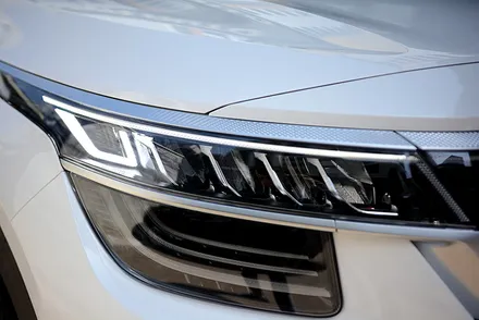기아 소형SUV 셀토스, 레인보우 I90으로 가성비 있게 / 부산 진구