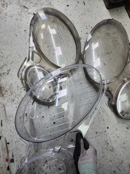 벤츠 라이트 커버교체 및백내장 렌즈 크리닝 작업 [서울자동차튜닝 아우토모토스] / 서울 중랑구