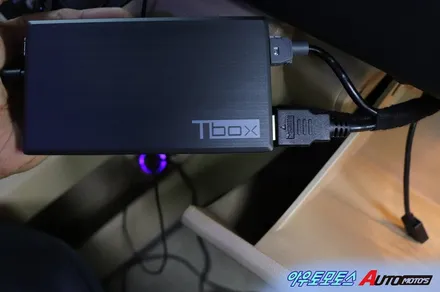올뉴카니발 아크로폴리스티박스 (아크로폴리스T-BOX) 안드로이드 오토전용셋탑박스 와 동양전자 XM-1240M [조수석 모니터 12.3인치] 연동한 모습 !! 대박이네요 ^^ / 서울 중랑구