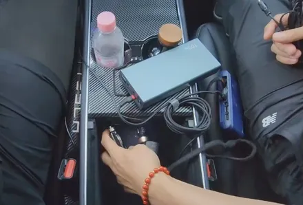 테슬라y 모토모DPI 블랙박스 보조배터리 장착으로 편리하게 블랙박스상시녹화 합니다 !! / 서울 중랑구