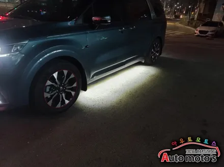 카니발KA4 [웰컴라이트/사이드언더LED바 ] 작업으로 내차주변히 환하게 ~!! 기능과 멋이 모두 갖춘 작업입니다 ^^ [서울자동차튜닝 아우토모토스] / 서울 중랑구