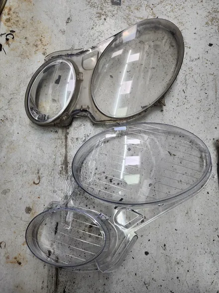 벤츠 라이트 커버교체 및백내장 렌즈 크리닝 작업 [서울자동차튜닝 아우토모토스] / 서울 중랑구