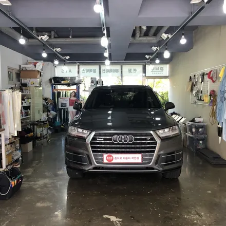 아우디 Q7 어라운드 뷰 주차 자신감을 위해 꼭 필요한 옵션