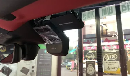 포르쉐 911 블랙박스 아이나비 퀀텀3 커넥티드