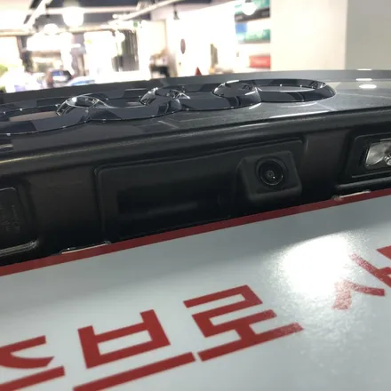 아우디 Q7 어라운드 뷰 주차 자신감을 위해 꼭 필요한 옵션