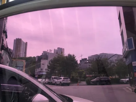 유리 색깔이 이렇다면 썬팅 재시공이 필요합니다.[인천 준브로]