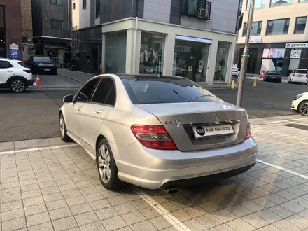 묵은 필름을 벗겨내고 남동구 썬팅으로 반짝하게 만들었습니다.